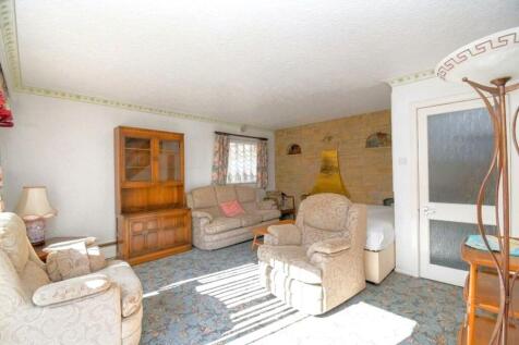 Preston Avenue, Eccles, M30