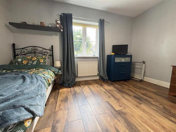 2 bed Apartment for sale Image 6