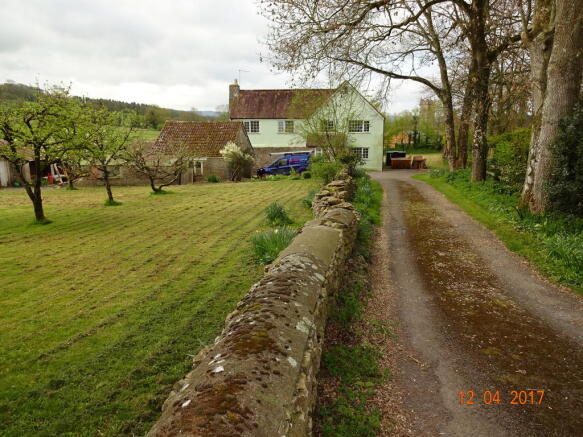Photo 3