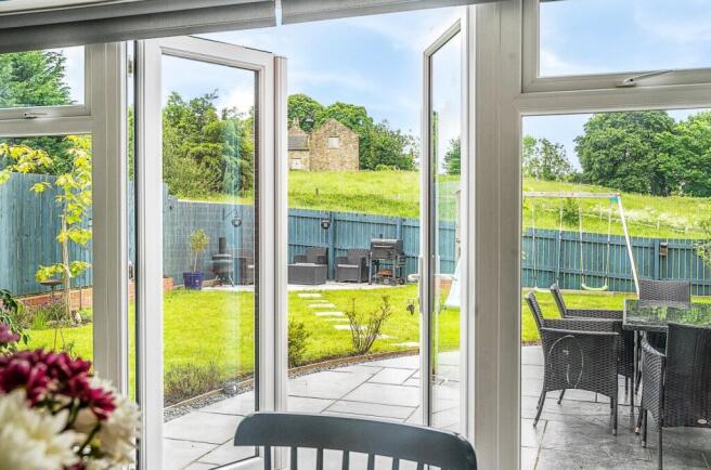4 bed Detached to rent Image 6