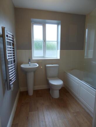 Bathroom (Main)