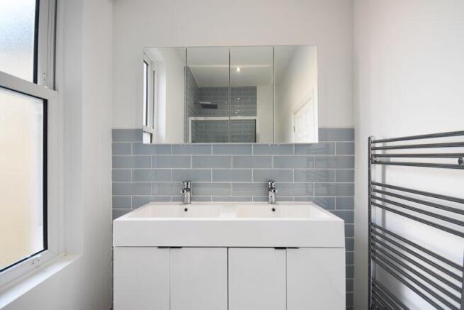 Main En-Suite