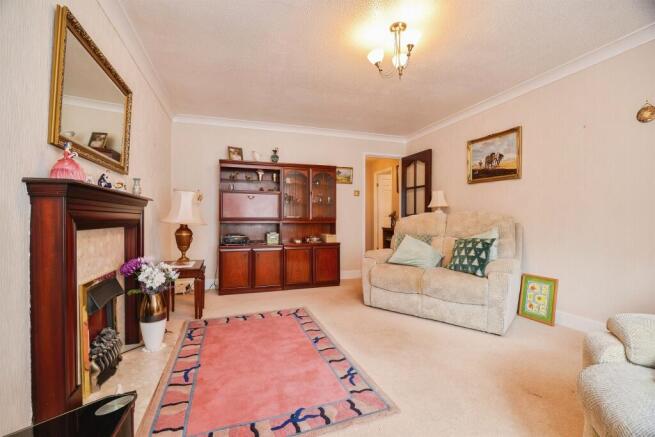 2 bed Detached Bungalow for sale Image 6