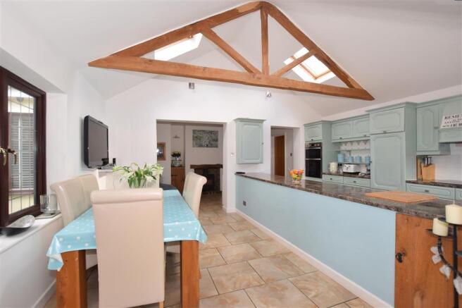 Kitchen/Dining Area