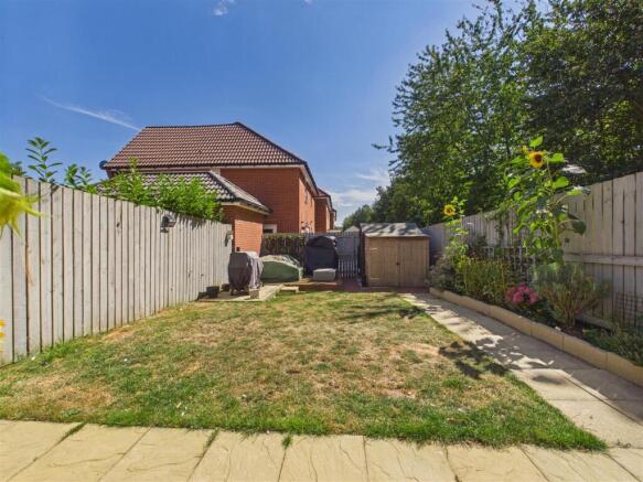 3 bed Semi-Detached for sale Image 12