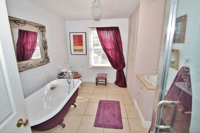 bathroom shot 2