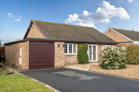 Cherrys Close, Bloxham, OX15