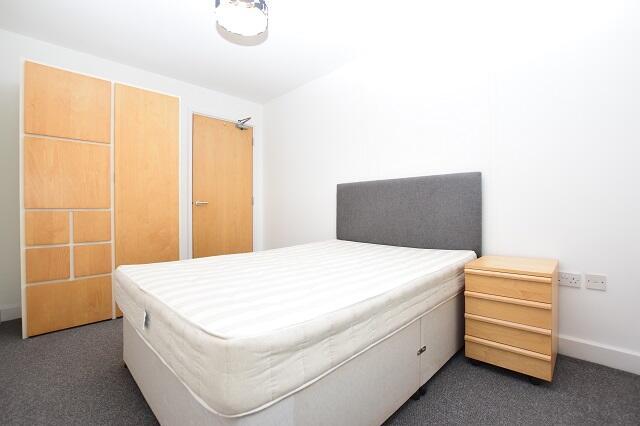 2 bed Apartment to rent Image 8