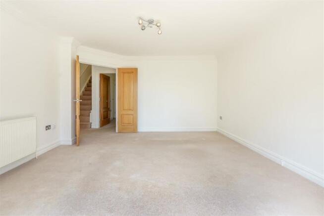 8511736-interior27.jpg