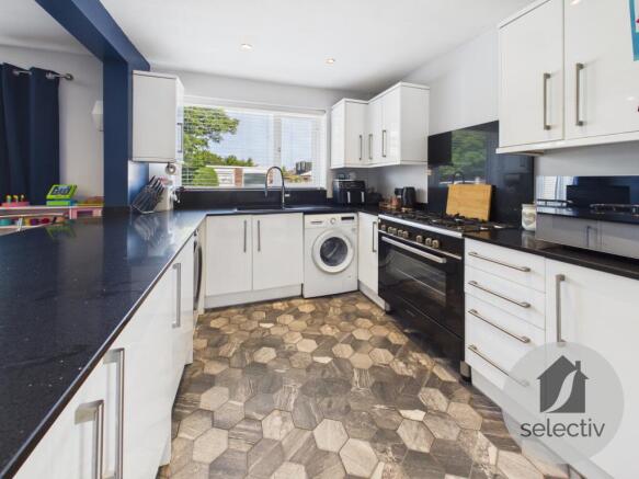 2 bed Semi-Detached Bungalow for sale Image 6