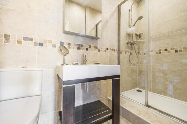 En-suite Shower