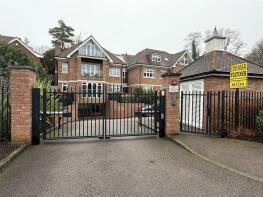 8, 2 Brookmans Manor, Georges Wood Road, Hatfield AL9 7BZ