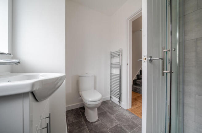 4 bed Bungalow for sale Image 5
