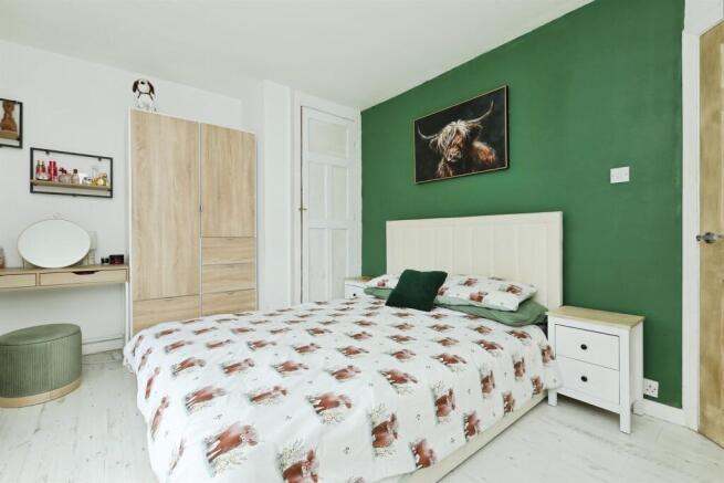 3 bed Town House for sale Image 12