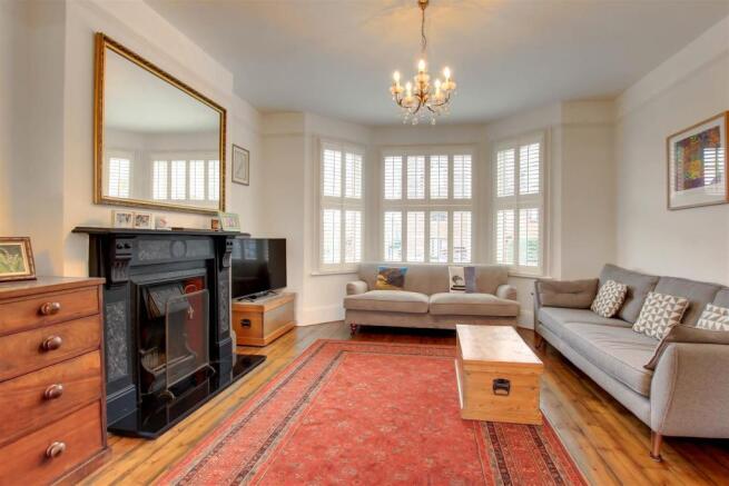 SITTING ROOM.jpg