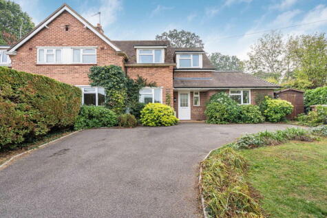 Four Acres, Merrow, GU1