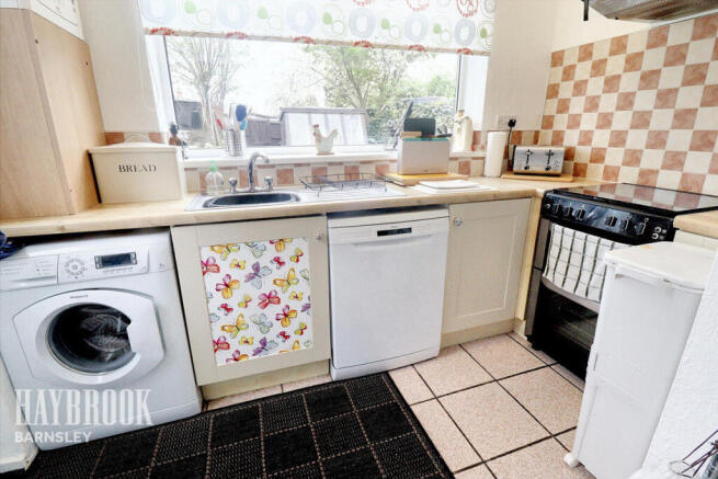 3 bed Semi-Detached for sale Image 9