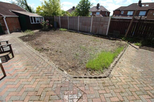 2 bed Semi-Detached Bungalow for sale Image 12
