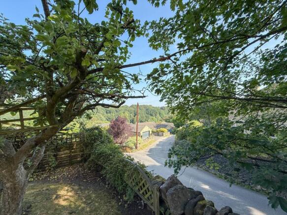4 bed Detached for sale Image 5