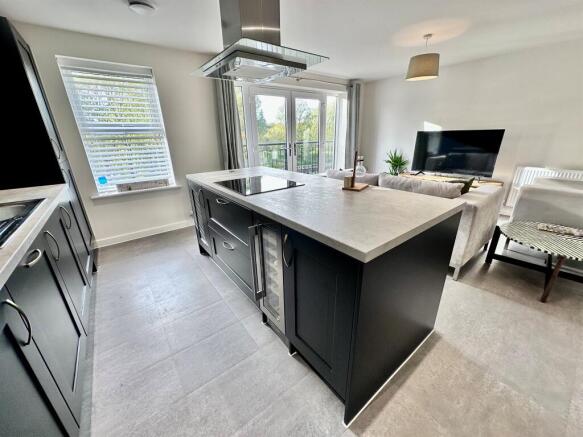 2 bed Apartment for sale Image 8