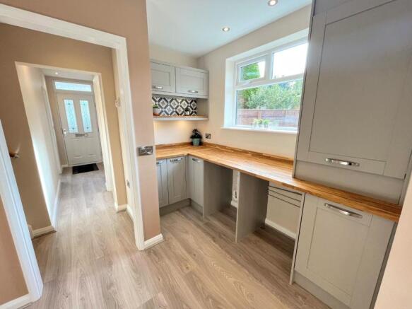 OPEN PLAN KITCHEN/FAMILY ROOM