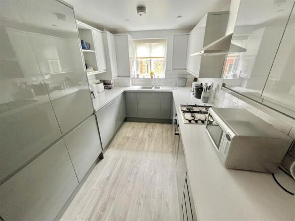 Breakfast Kitchen Aspect 2