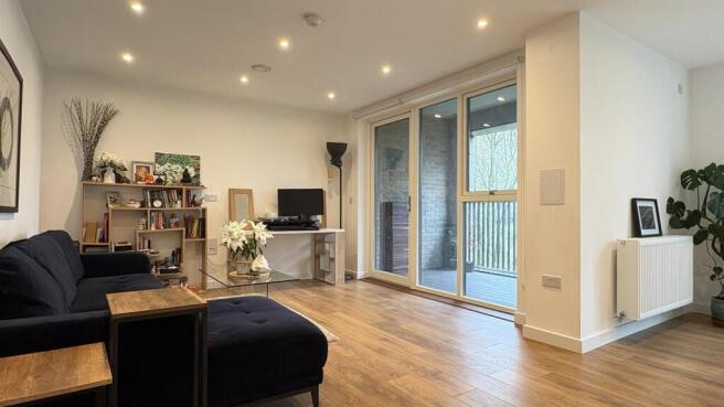 1 Bedroom, New Building, E6 For Sale by Barrain Lo