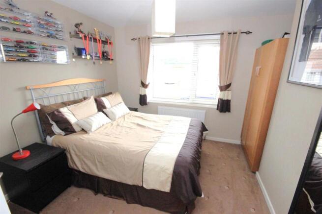 BEDROOM 2