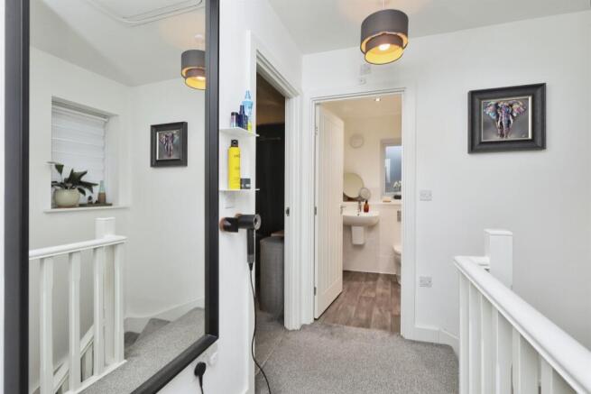 3 bed Semi-Detached for sale Image 9
