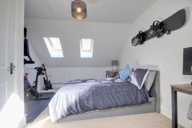 3 bed Semi-Detached for sale Image 11