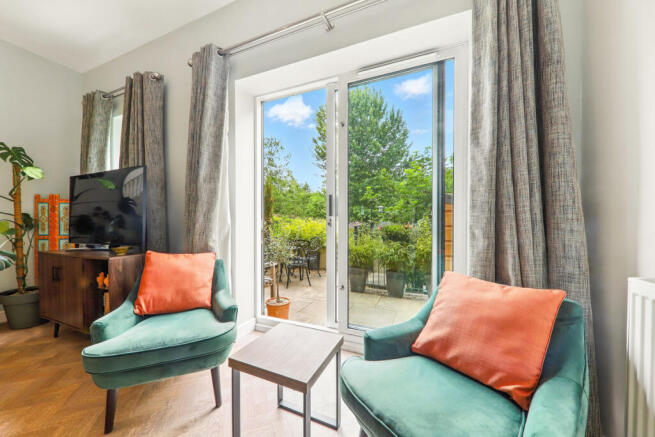 3 bed Town House for sale Image 4