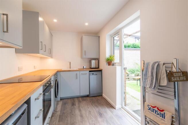 2 bed Detached Bungalow for sale Image 8