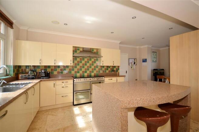 Kitchen/Breakfast Area
