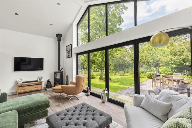 Living Room 2.jpg
