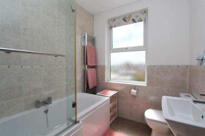 BATHROOM.JPG
