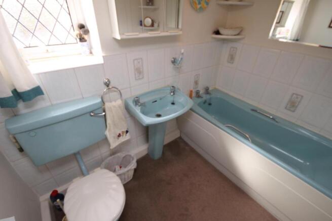 BATHROOM/W.C.