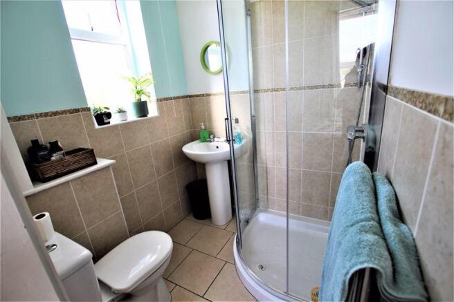 en suite showe...