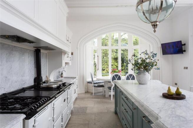 7 bed Detached for sale Image 4