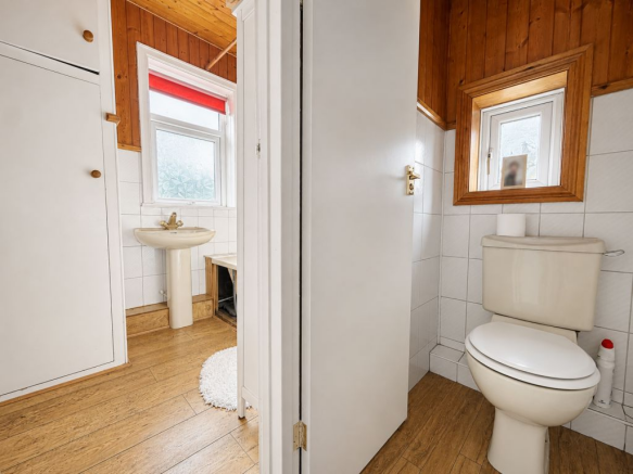 3 bed Semi-Detached for sale Image 10