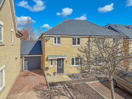 16, Scholars Crescent, Laindon, Basildon SS15 6HG