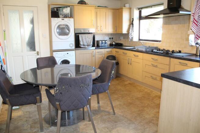 Fitted Kitchen Picture 2