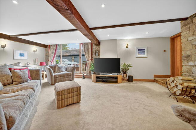 5 bed Barn Conversion for sale Image 10