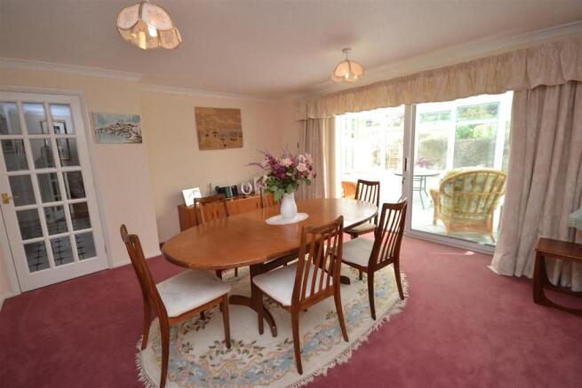 Dining Room 1.JPG