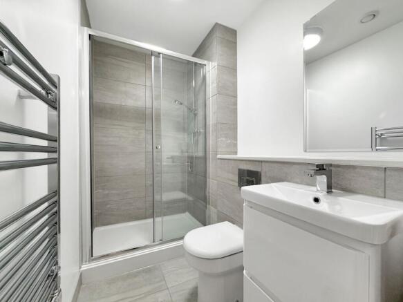 2 bed Apartment to rent Image 12