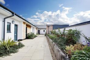 Flat 4, Haskins, Park Way, Newbury RG14 1DF