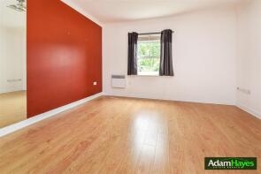 Flat 8, 451 Solomons Court, High Road, North Finchley, London N12 0AW