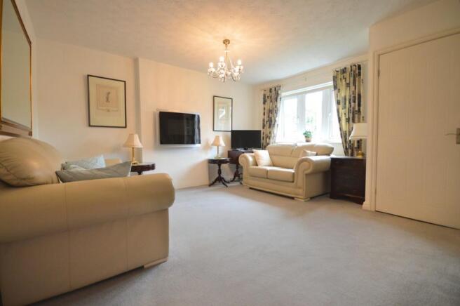 Lounge image 2