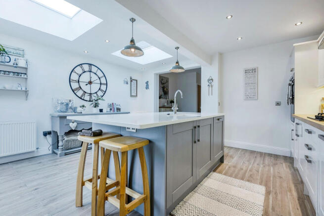 Kitchen/ Breakfast Room