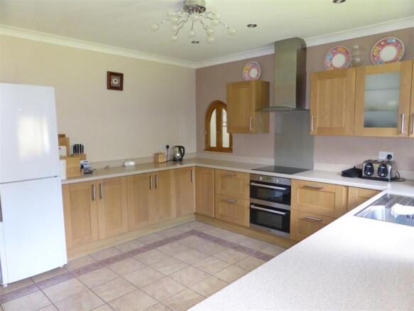 Kitchen / Breakfast Room View 2