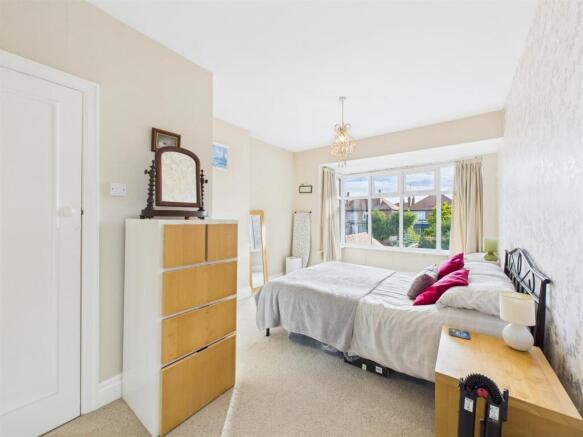 4 bed Detached for sale Image 6